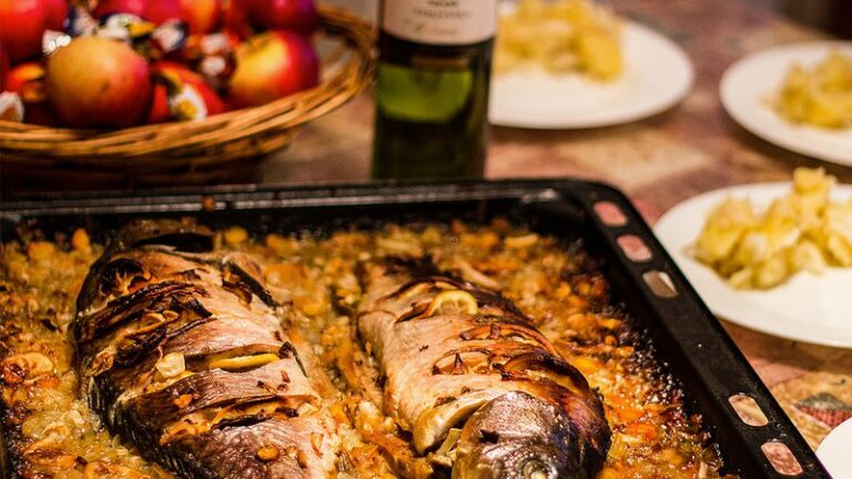 Can you tell me about the influence of Balkan and Mediterranean cuisines on North Macedonian cuisine?