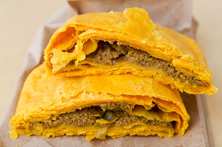 Can you find any influences from Jamaican Rastafarian culture in the cuisine?