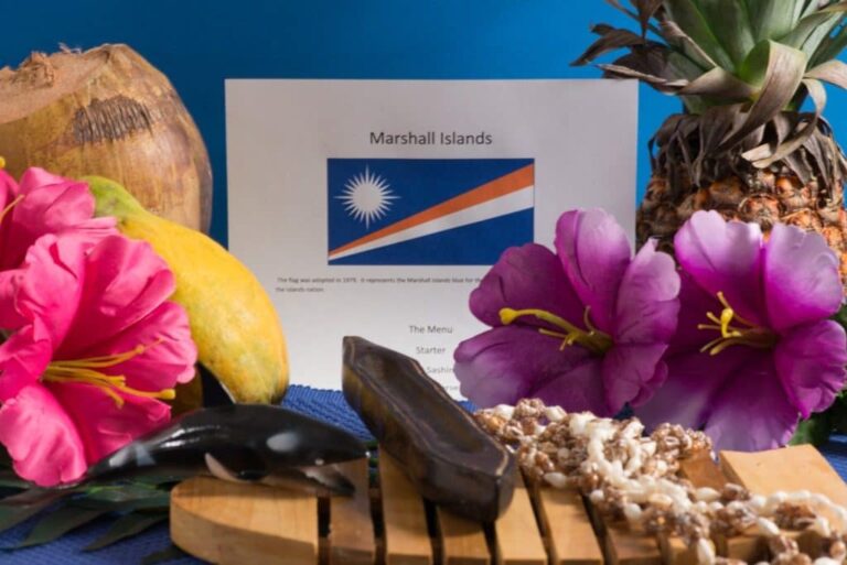 How is Marshallese food influenced by its history and culture?