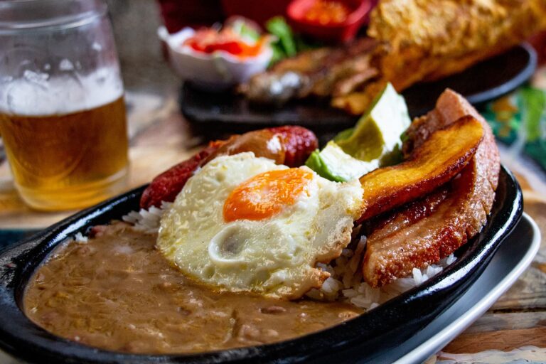 Are there any signature dishes in Colombian cuisine?