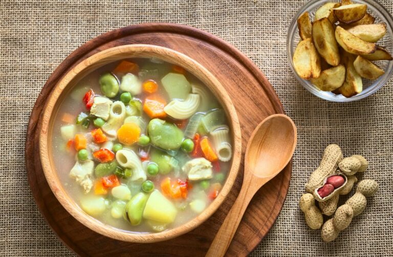 What are some popular street foods in Bolivia?