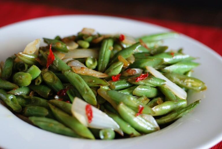 What are some local ingredients commonly used in Burkina Faso cuisine?