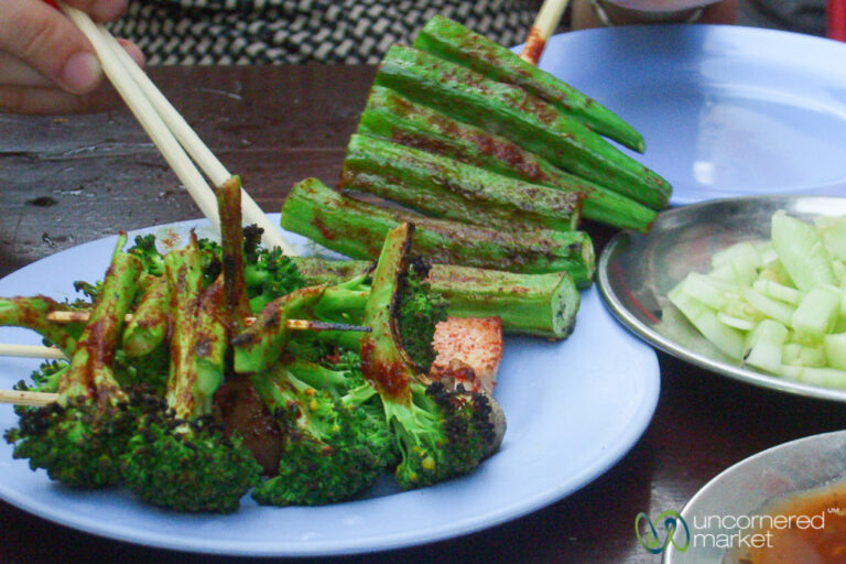 Are there any vegetarian options available in Myanmar cuisine?