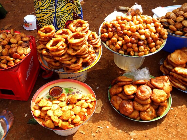Can you tell me about the traditional breakfast options in Cameroon?