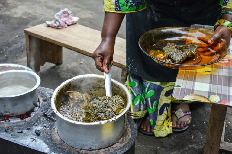 What are some traditional Congolese dishes that are worth trying?