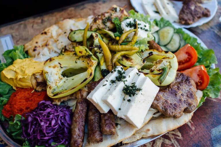 What are some traditional Bosnian breakfast items?