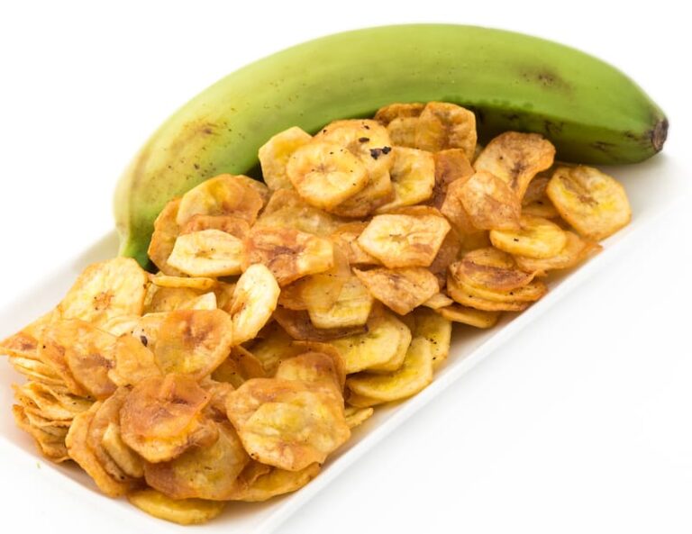 Can you tell me about the use of plantains, beans, and cassava in Rwandan cooking?