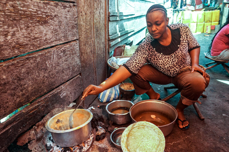 Are there any signature dishes in Congolese cuisine?