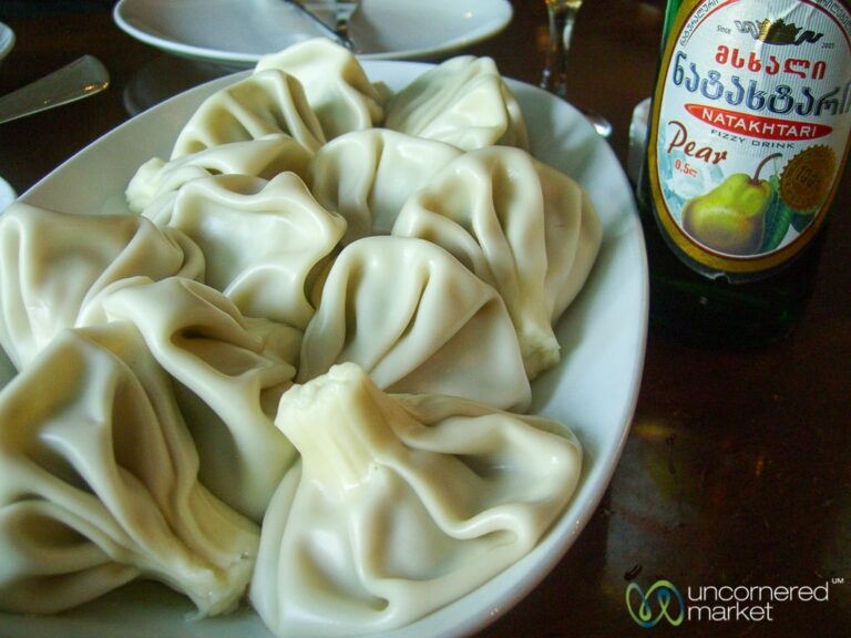 Can you recommend some must-try Georgian street foods?