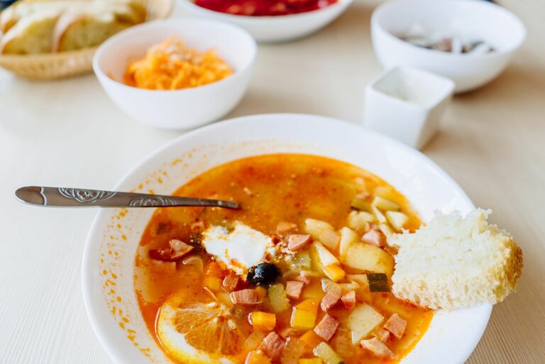 Are there any popular dishes in Russian cuisine?