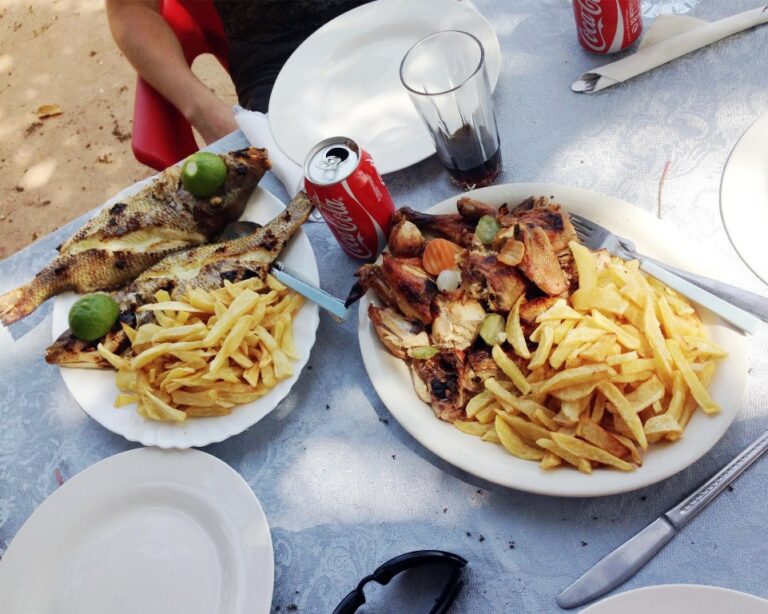 Can you recommend any Guinea-Bissau street food markets or stalls?