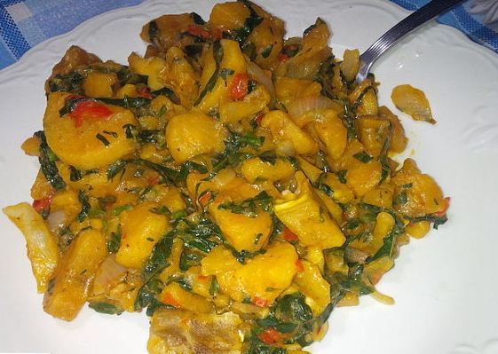 Are there any unique beverages or drinks in Comorian cuisine?