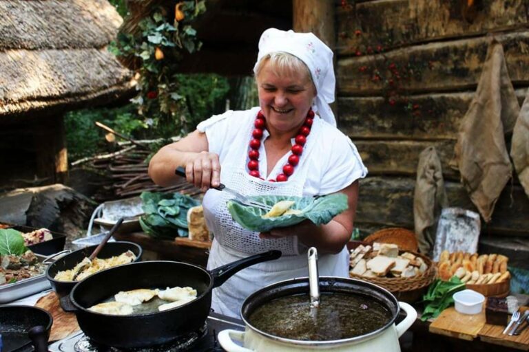 Are there any food markets or festivals in Poland?