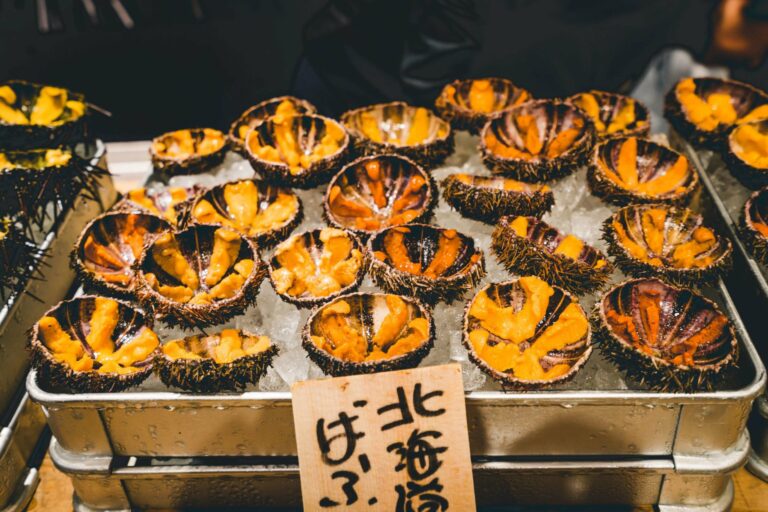 Can you find any influences from Japanese samurai or warrior culture in the cuisine?