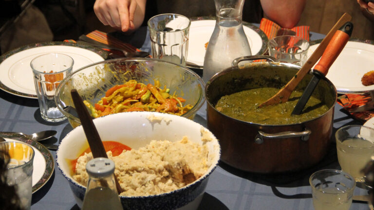 Can you recommend some condiments or spices used in Central African Republic dishes?