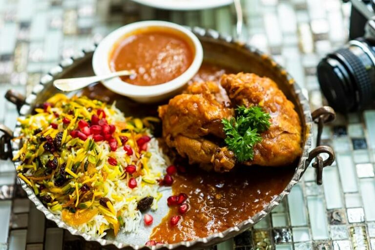 Can you find any influences from neighboring countries in Iranian cuisine?