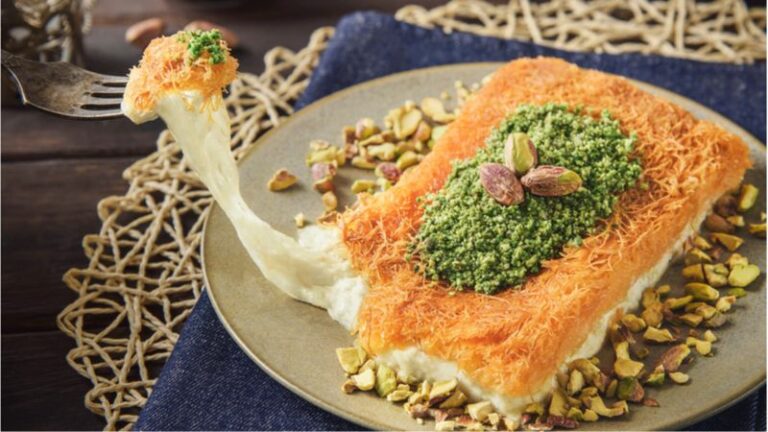 Can you recommend some popular Qatari desserts?
