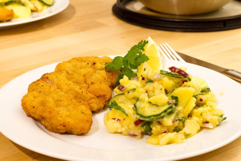 Can you recommend some condiments or sauces used in Czech dishes?
