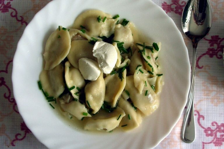 Can you find any influences from Latvian folk traditions or cultural practices in the cuisine?
