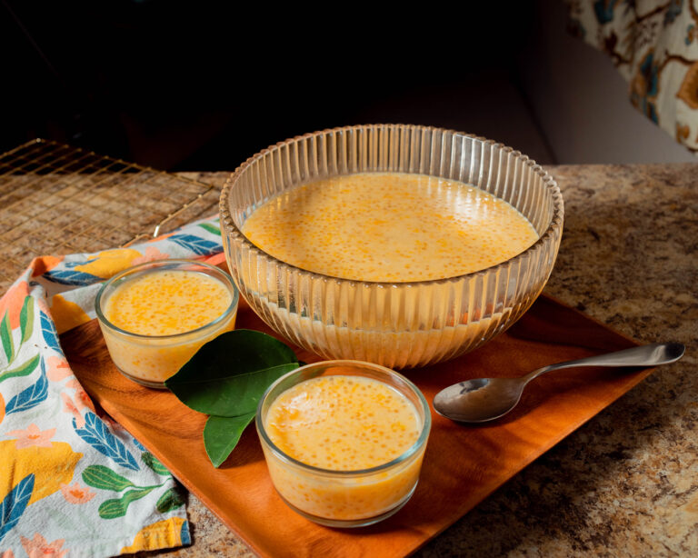 What are some common ingredients in Samoan soups and stews?