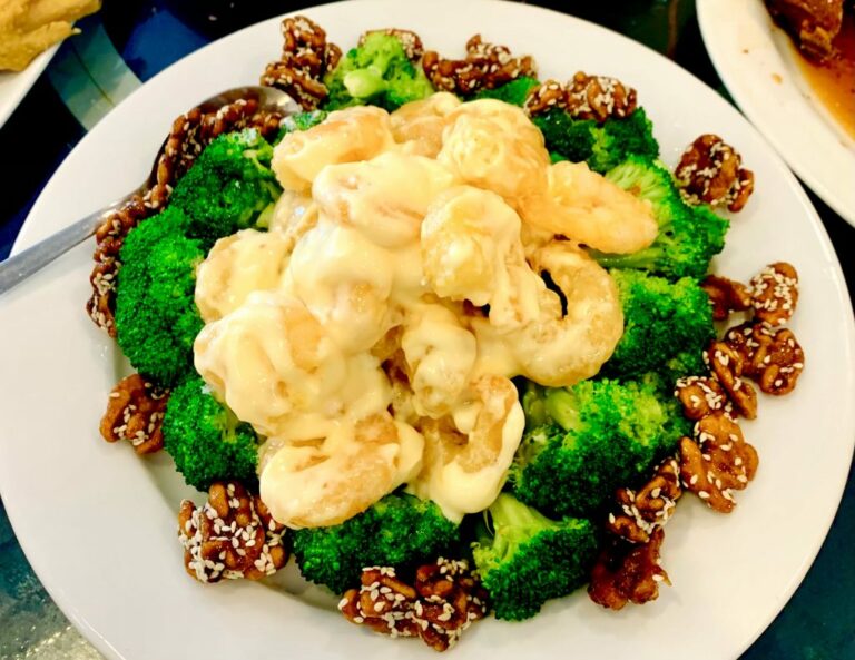 Can you recommend some popular Chinese desserts?