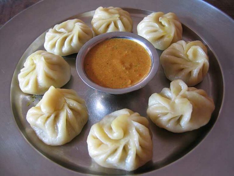What are some traditional Bhutanese breakfast items?