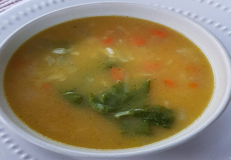 What are some traditional Guinean holiday foods?