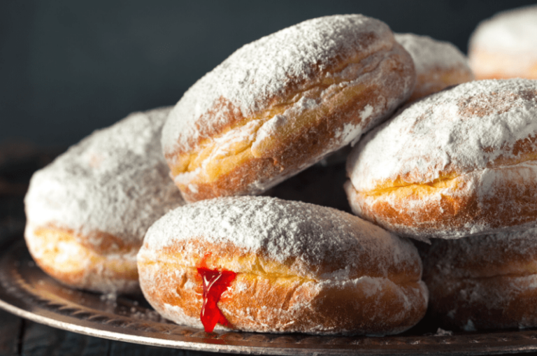 Can you recommend some popular Polish desserts?