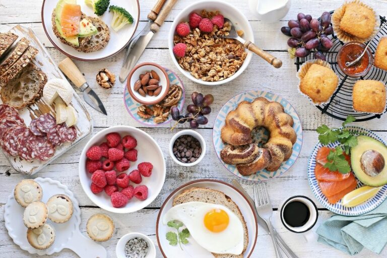 What is a typical Luxembourg breakfast like?
