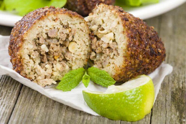 Can you find any influences from Lebanese hospitality and dining customs in the cuisine?