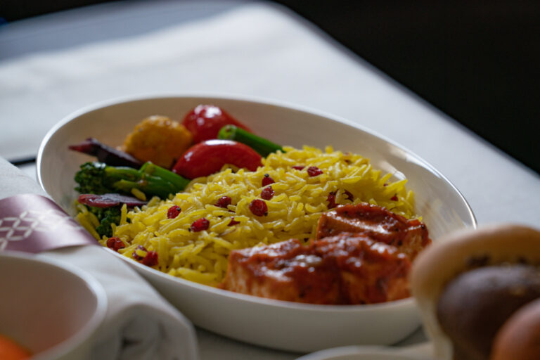 Are there vegetarian options available in Qatari cuisine?