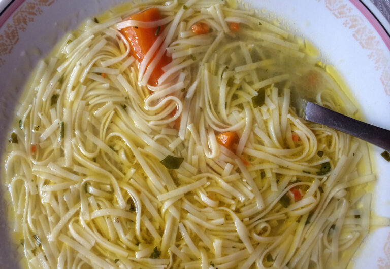 Can you suggest some Romanian dishes that are suitable for those with dietary restrictions, such as gluten-free or vegetarian options?