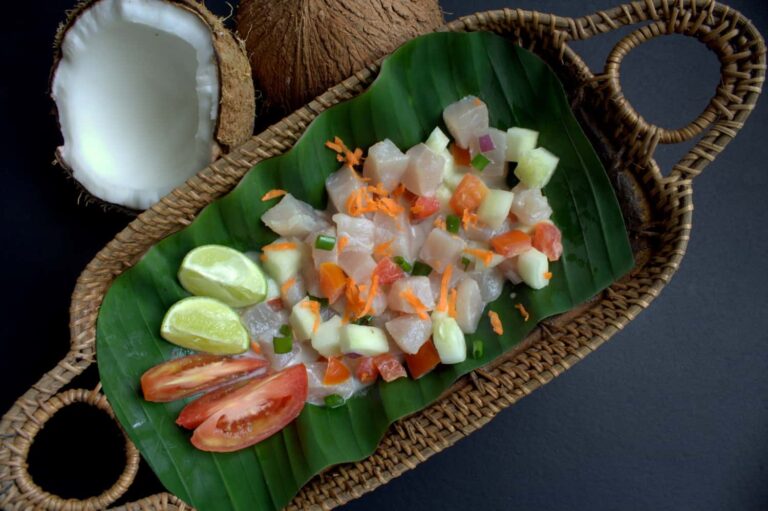 Can you tell me about the use of taro, coconut, and seafood in Samoan cooking?