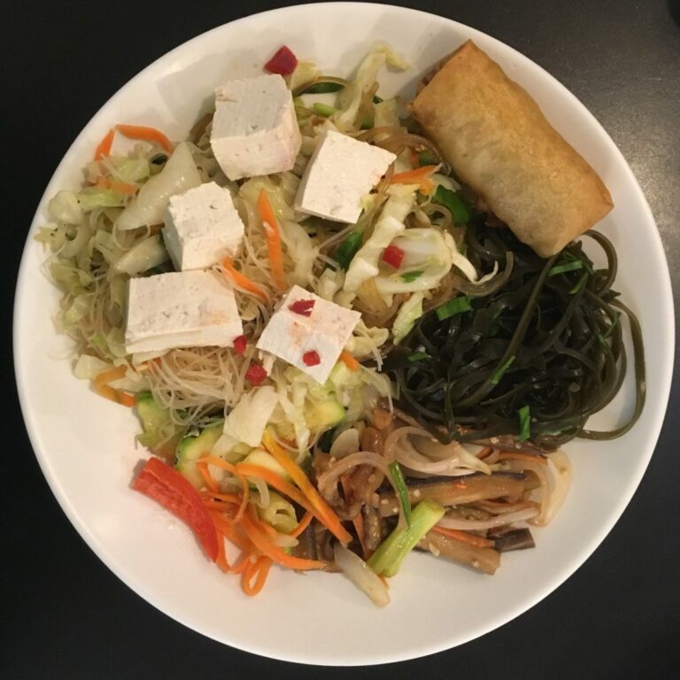 Are there vegetarian options available in Paraguayan cuisine?