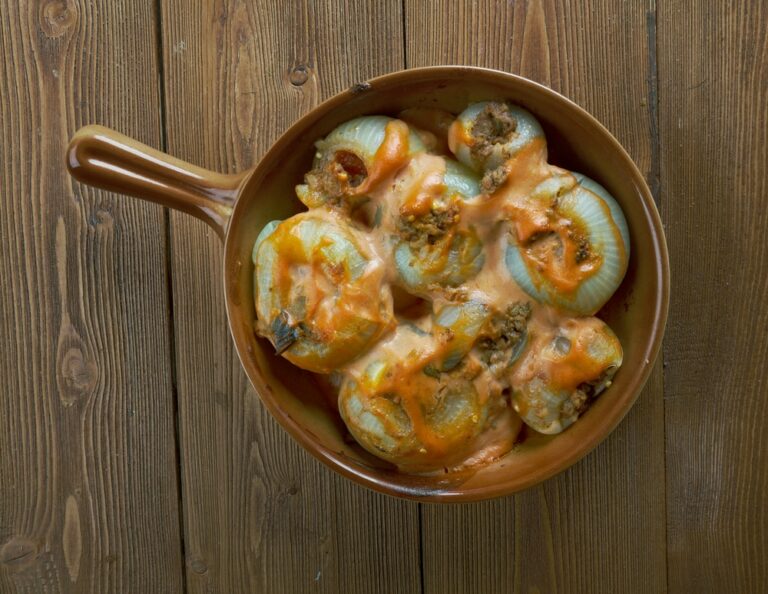 What are some popular Bosnian dishes made with local ingredients?
