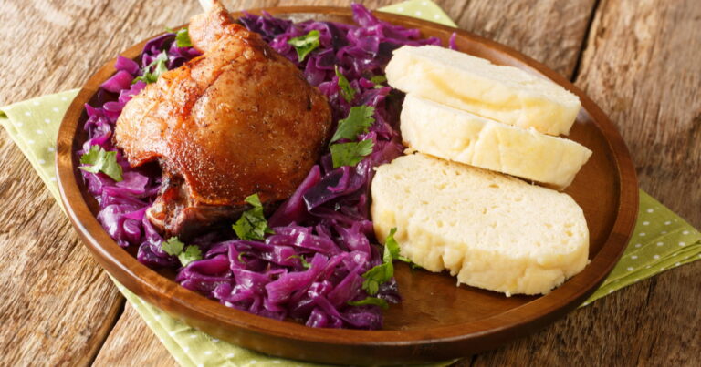 What are the main ingredients used in Czech dishes?