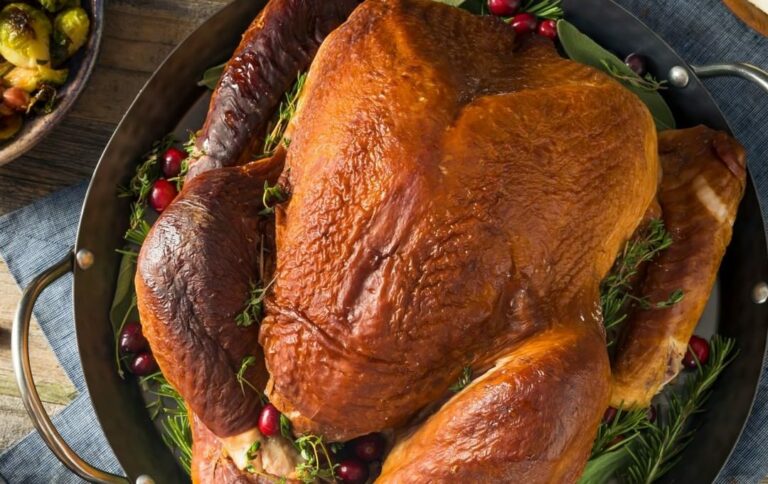 What are some traditional Guatemalan spices or flavorings?