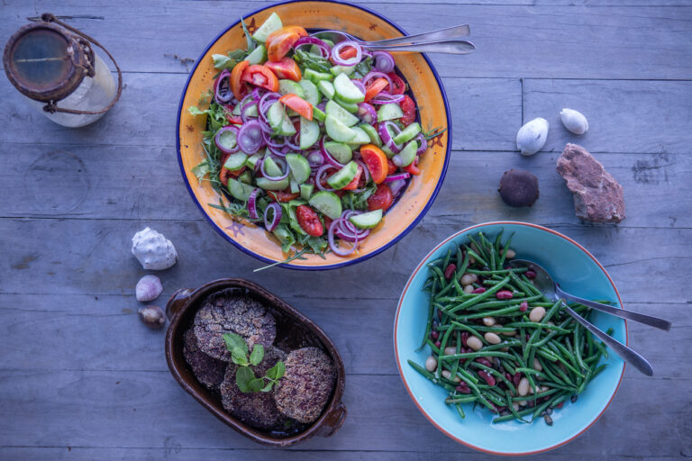 Are there any vegetarian options in Mozambican cuisine?