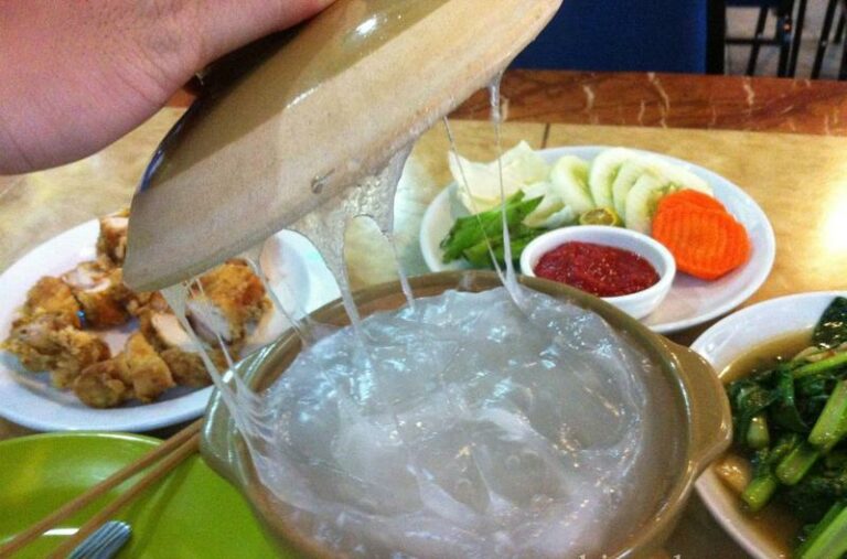 Are there any popular Bruneian snacks?