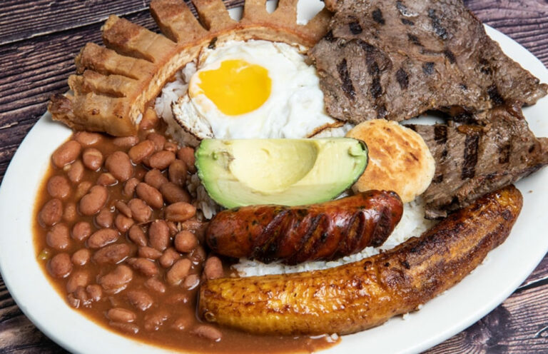 What are some traditional snacks or appetizers in Colombia?