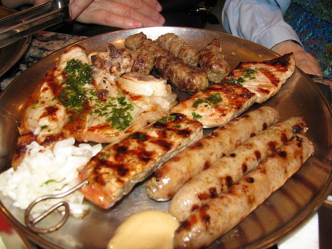 Are there any vegetarian options in Bosnian cuisine?