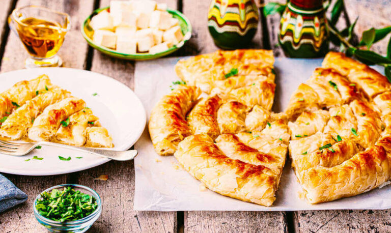 What are the popular desserts in Bulgarian cuisine?