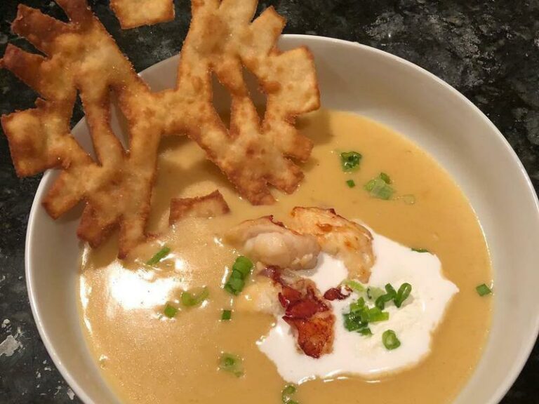 Are there any specific dairy products or cheeses associated with Icelandic cuisine?