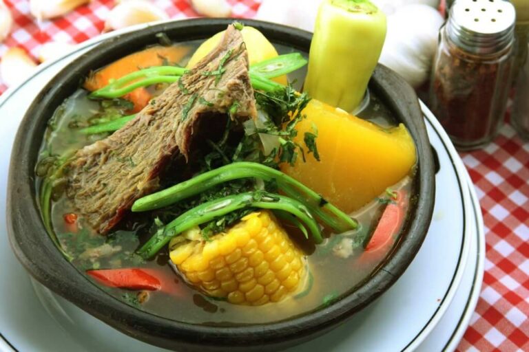 Can you tell me about the influence of indigenous Mapuche cuisine on Chilean dishes?