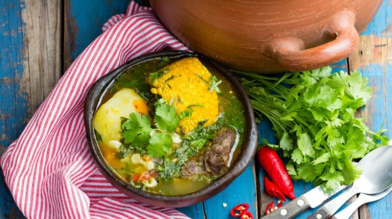 Can you tell me about the traditional breakfast options in Chile?