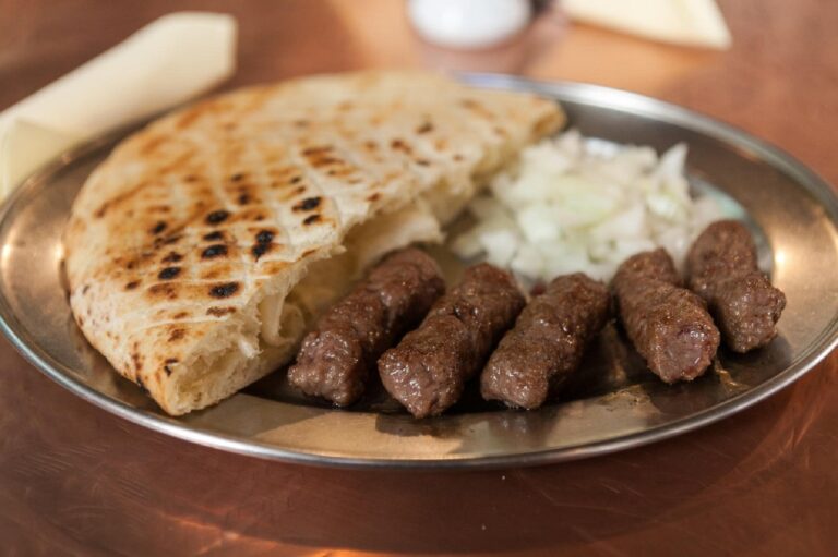 What are the typical ingredients in Bosnian salads?