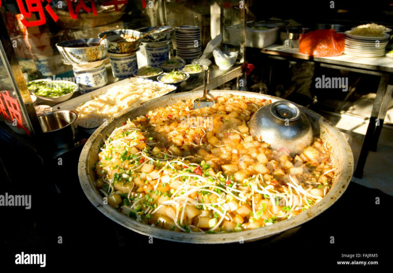 What are some popular Mongolian street foods?