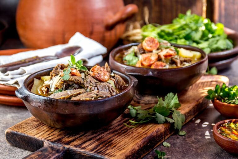 What are some traditional Chilean dishes that are worth trying?