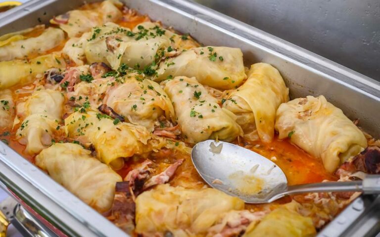What are the main ingredients used in Croatian dishes?