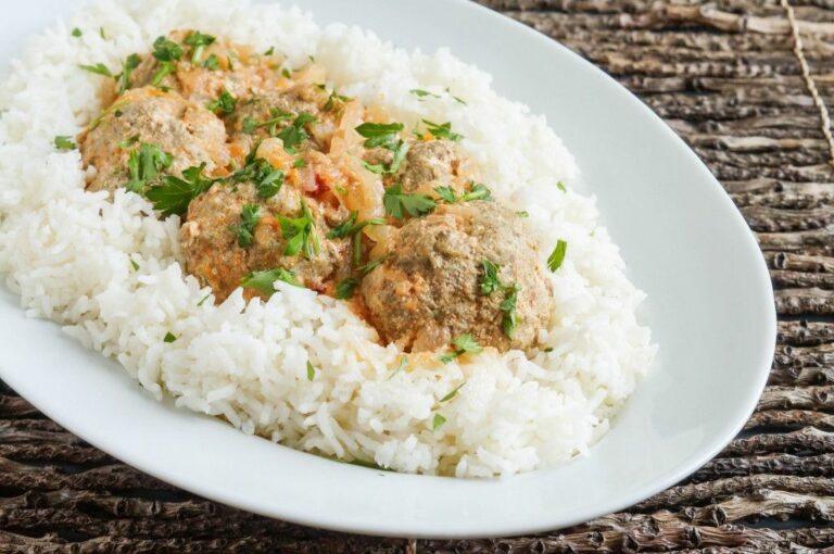 What are some traditional Central African Republic dishes that are worth trying?